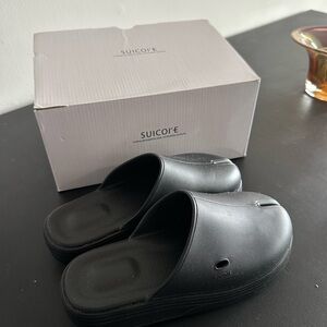 Suicoke Tabi Black Slide Sandals
